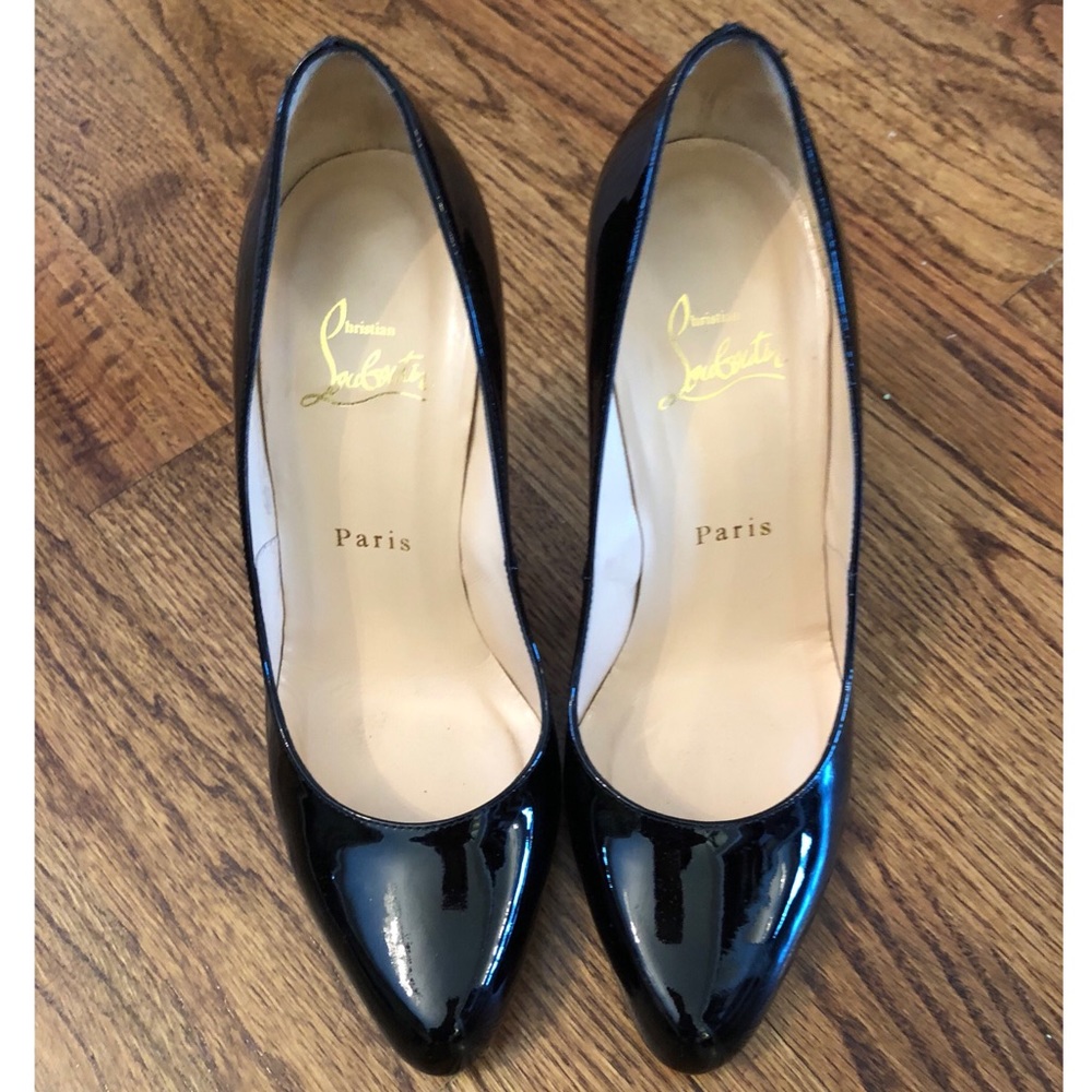 Christian Louboutin Decollete - Size 37